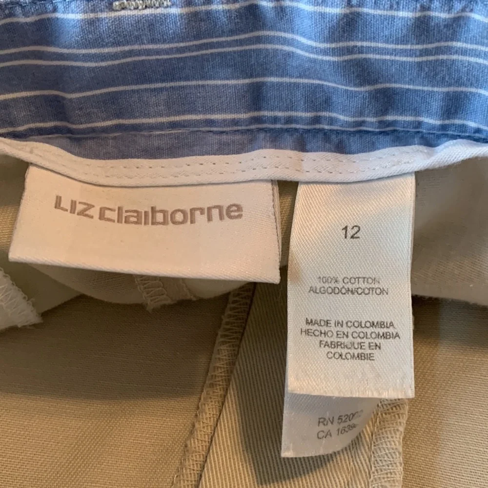 Liz Claiborne light khaki shorts Size 12